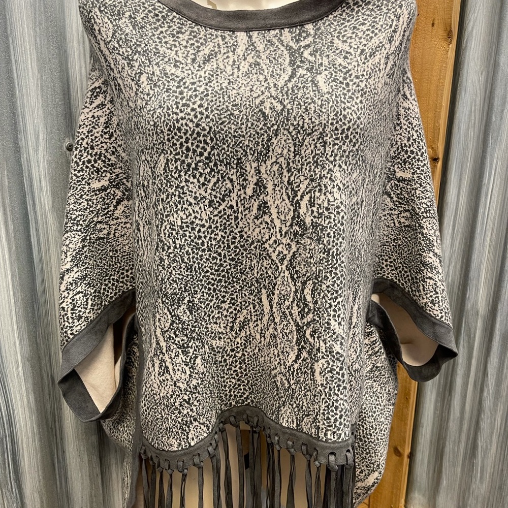 TYLER BOE PONCHO SIZE XS/S